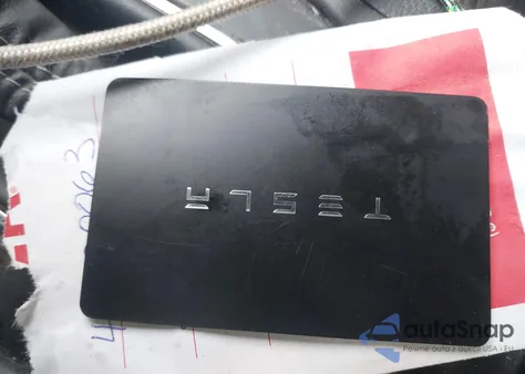 2024 Tesla Model Y Long Range Dual Motor All-Wheel Drive from USA, damaged, VIN 7SAYGDEE9RF152077